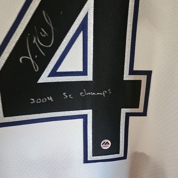 Vincent lecavalier autographed Tampa Bay jersey - Picture 2 of 3
